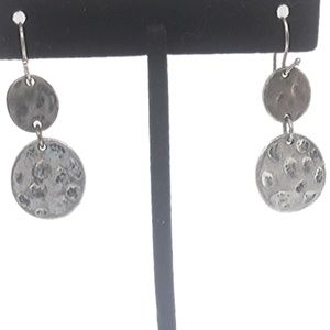 Silver hammered disc dangle earrings